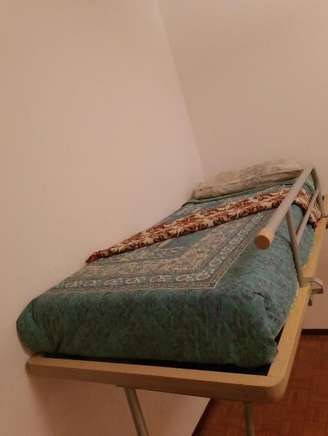 Big Room In Private Appartament, Close To The Station And Center Of City Bérgamo Exterior foto